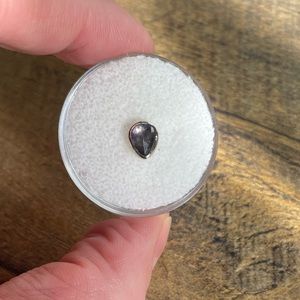 Mettle and Silver 14K White Gold Sri Lanka Sapphire Threadless End